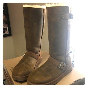 Size 9 UGG Classic Tall Dylan Never Worn w/buckles